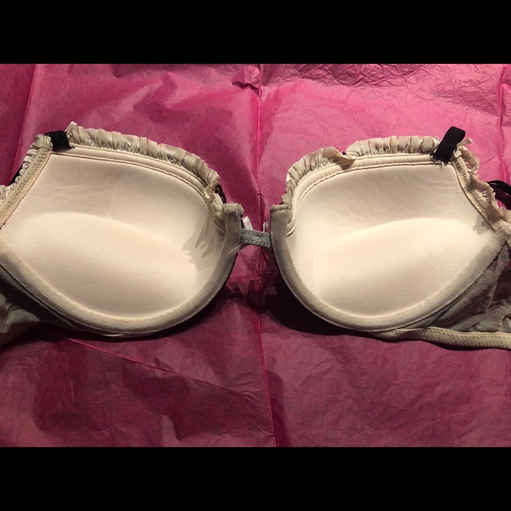 Victoria Secret bra - Picture 2 of 3